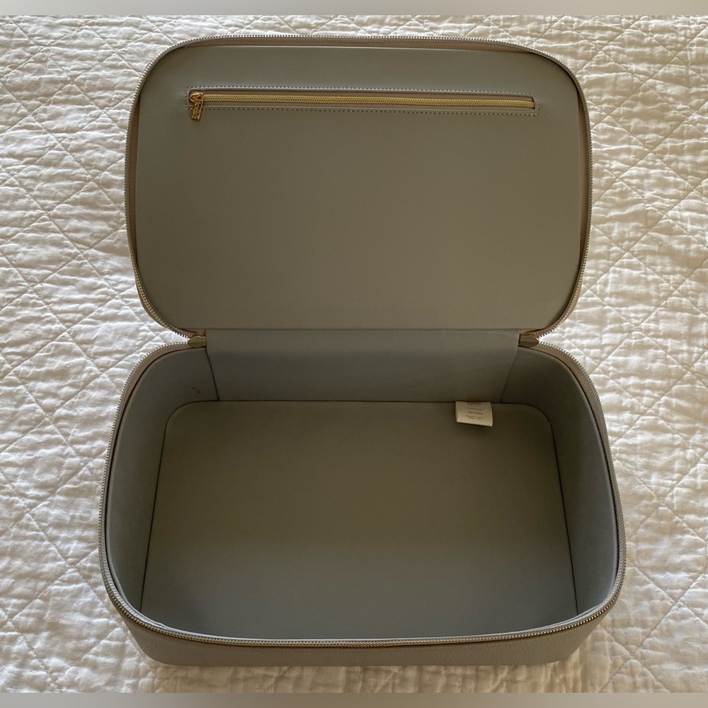 Tonic Makeup Case - Picture 10 of 12